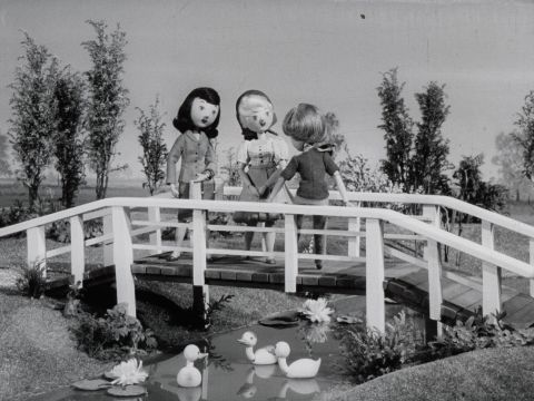 Biotex: Loeki Rieki and Wieki (Bridge)