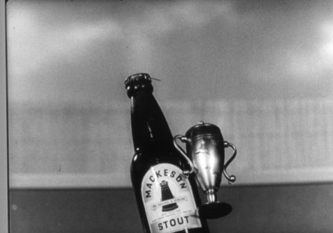 Mackeson Stout: Duiken